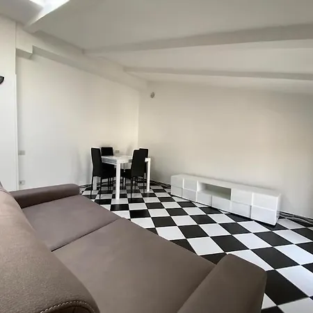 Chess House Apartamento *